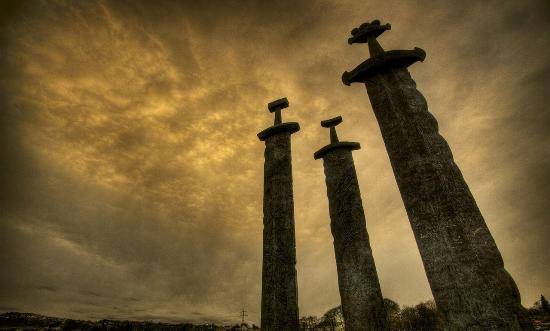 viking-sword-monument